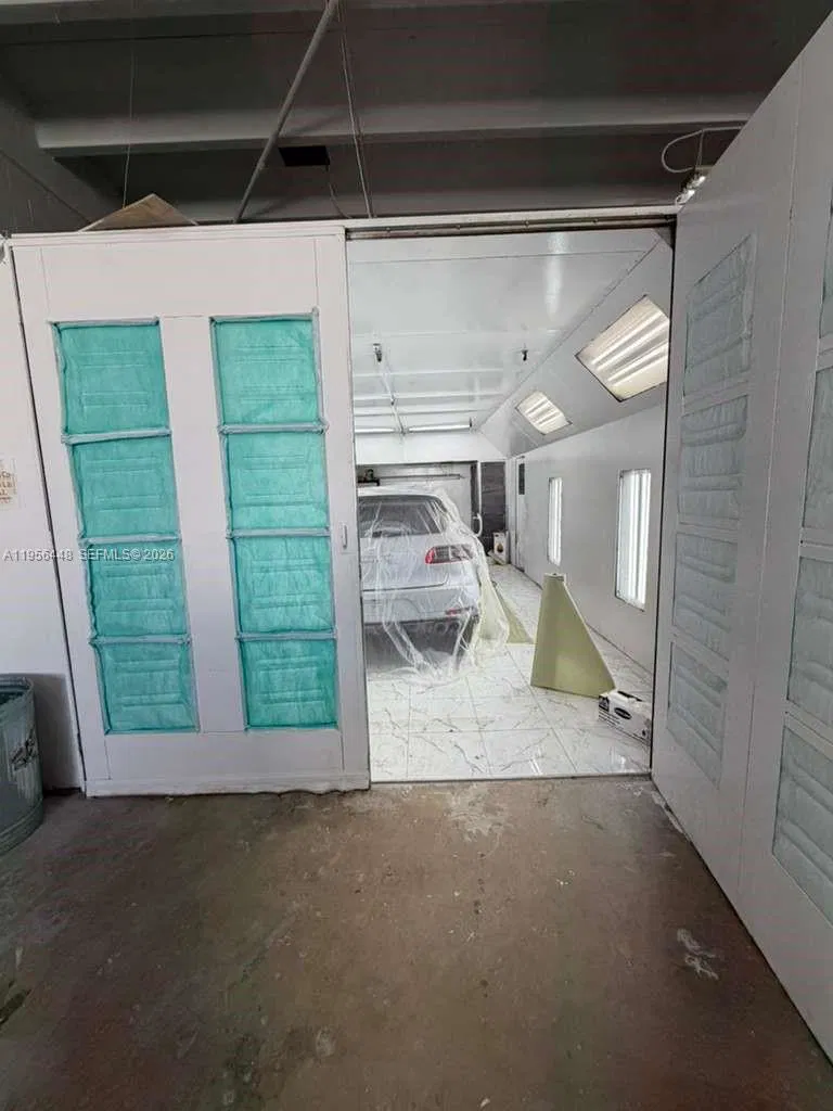 Established Auto Body Shop with Loyal Customer Base