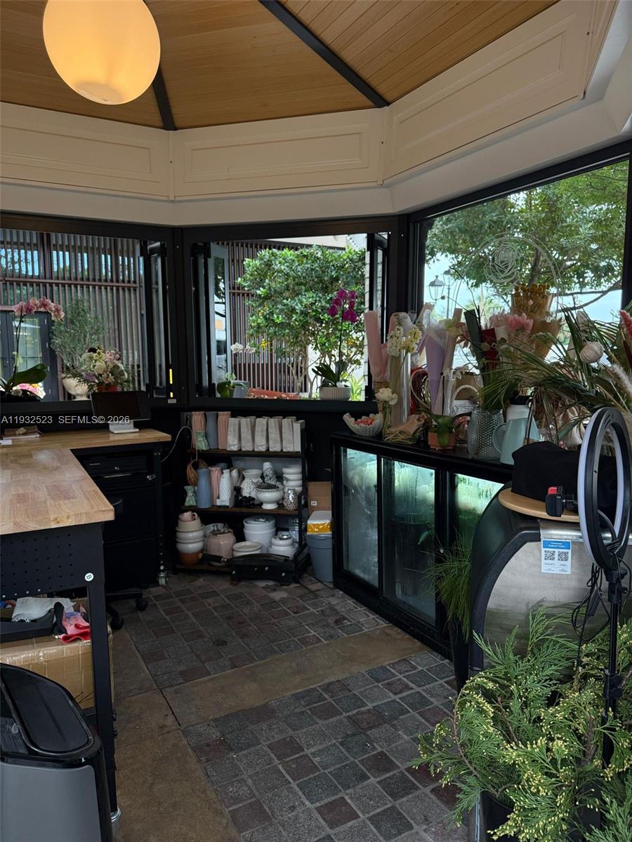 Established Flower Shop with Turnkey Operations