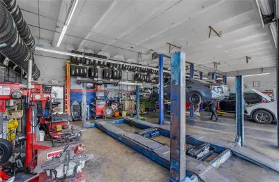 Established Automotive Repair Center with Dealer License