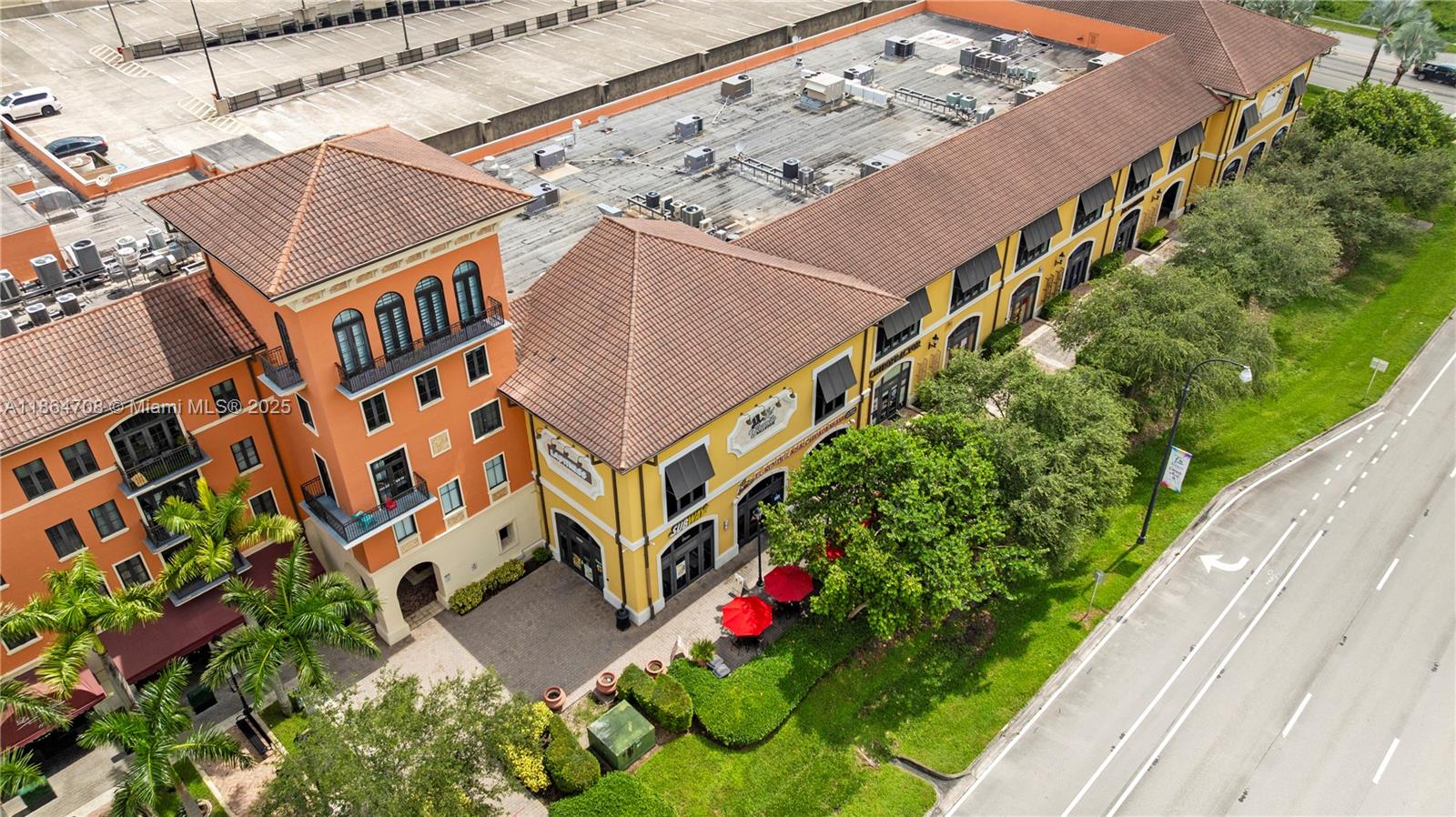 Turnkey Restaurant with Prime Shopping Center Location