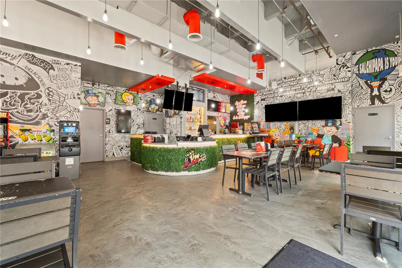 Turnkey Restaurant with Prime Shopping Center Location