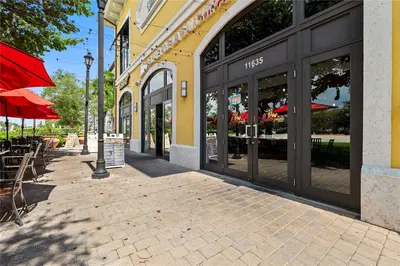 Turnkey Restaurant with Prime Shopping Center Location