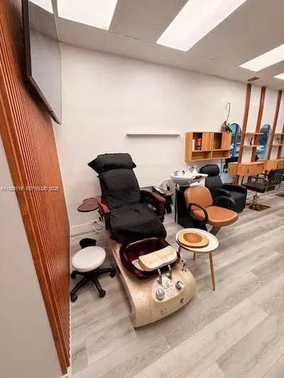 Turnkey Beauty Salon with Prime Location