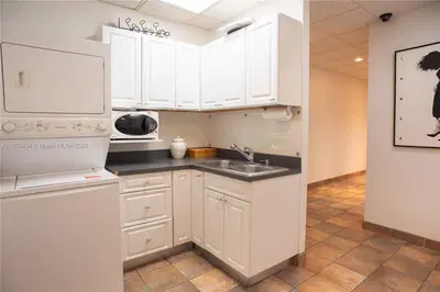 Established Hair Salon with Turnkey Operations