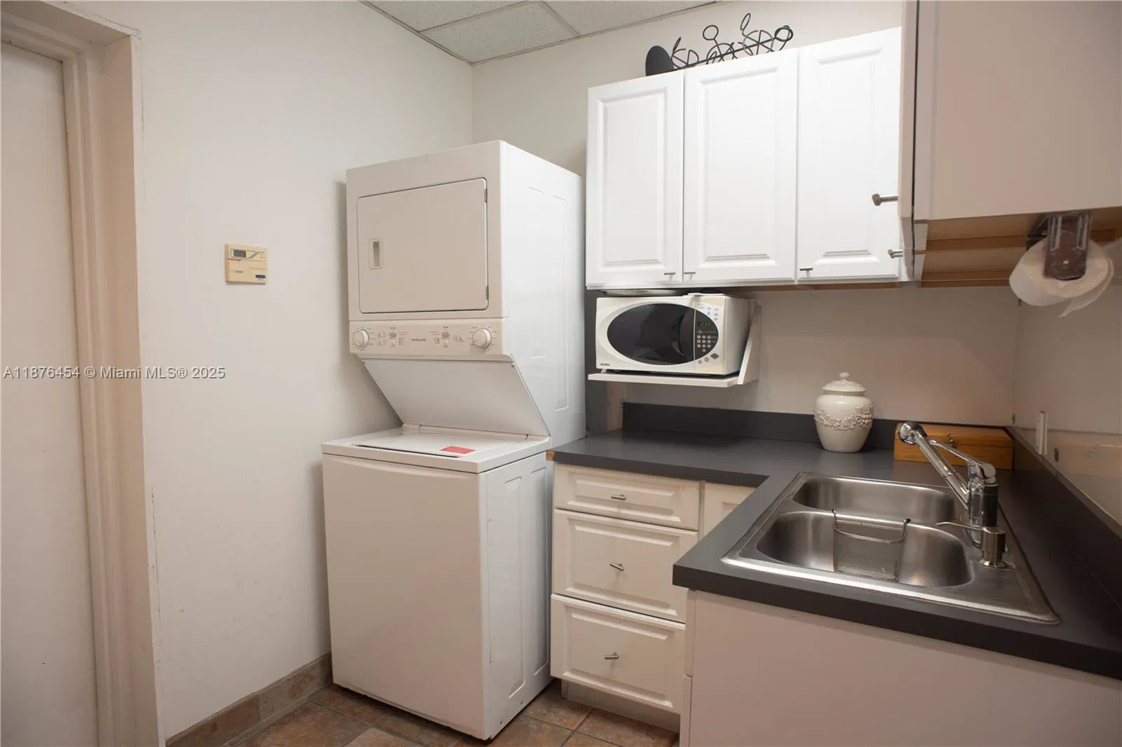 Established Hair Salon with Turnkey Operations