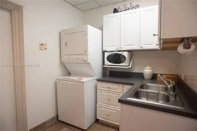 Established Hair Salon with Turnkey Operations