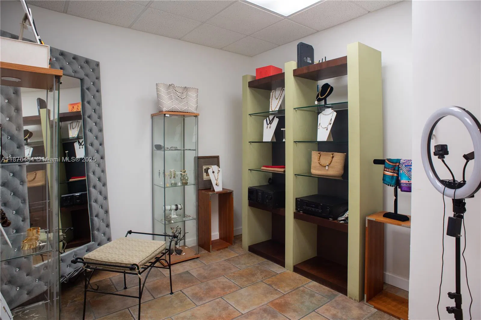 Established Hair Salon with Turnkey Operations