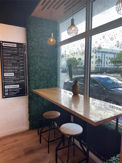 Thriving Juice Bar with Turnkey Operations