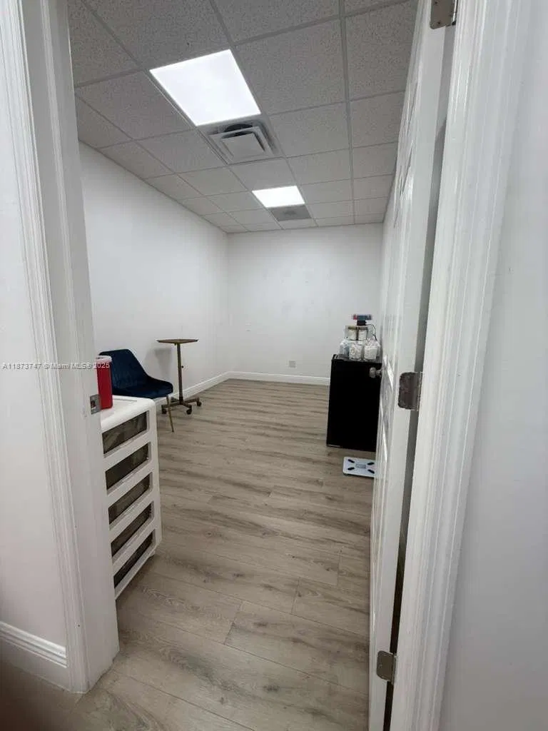 Profitable Barber Shop with Diverse Beauty Services