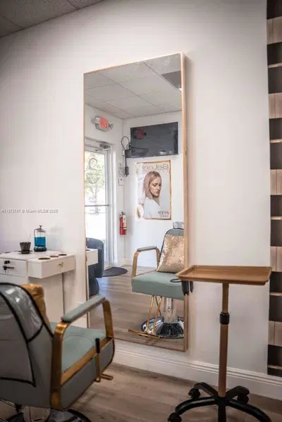 Profitable Barber Shop with Diverse Beauty Services