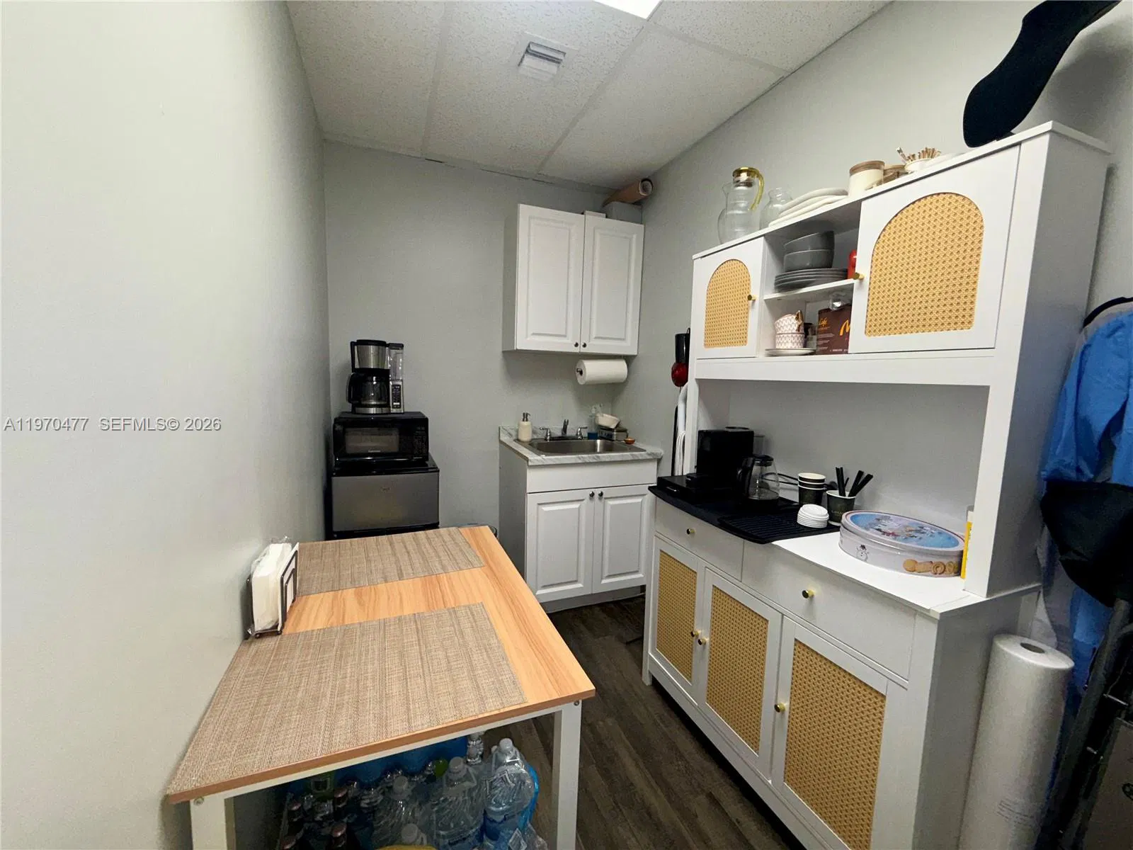 Profitable Beauty Salon with Diverse Revenue Streams