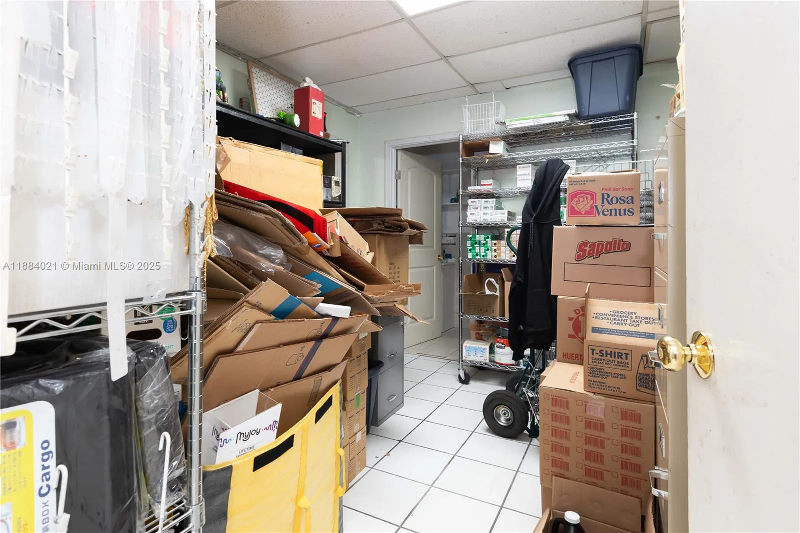 Established Neighborhood Convenience Store with Loyal Clientele