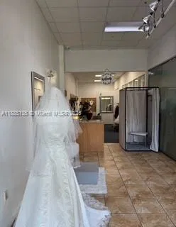 Established Dry Cleaning Service with Diverse Offerings