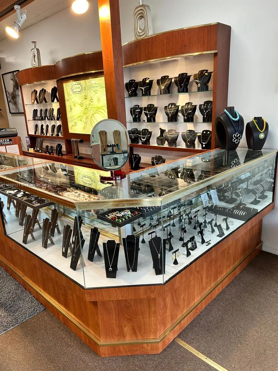 Established Jewelry Store with Turnkey Repair Operations