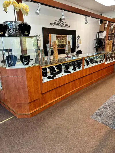 Established Jewelry Store with Turnkey Repair Operations