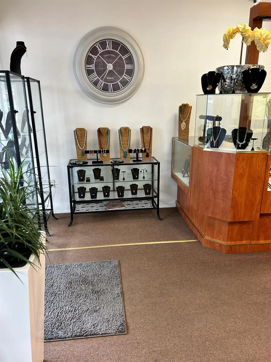 Established Jewelry Store with Turnkey Repair Operations