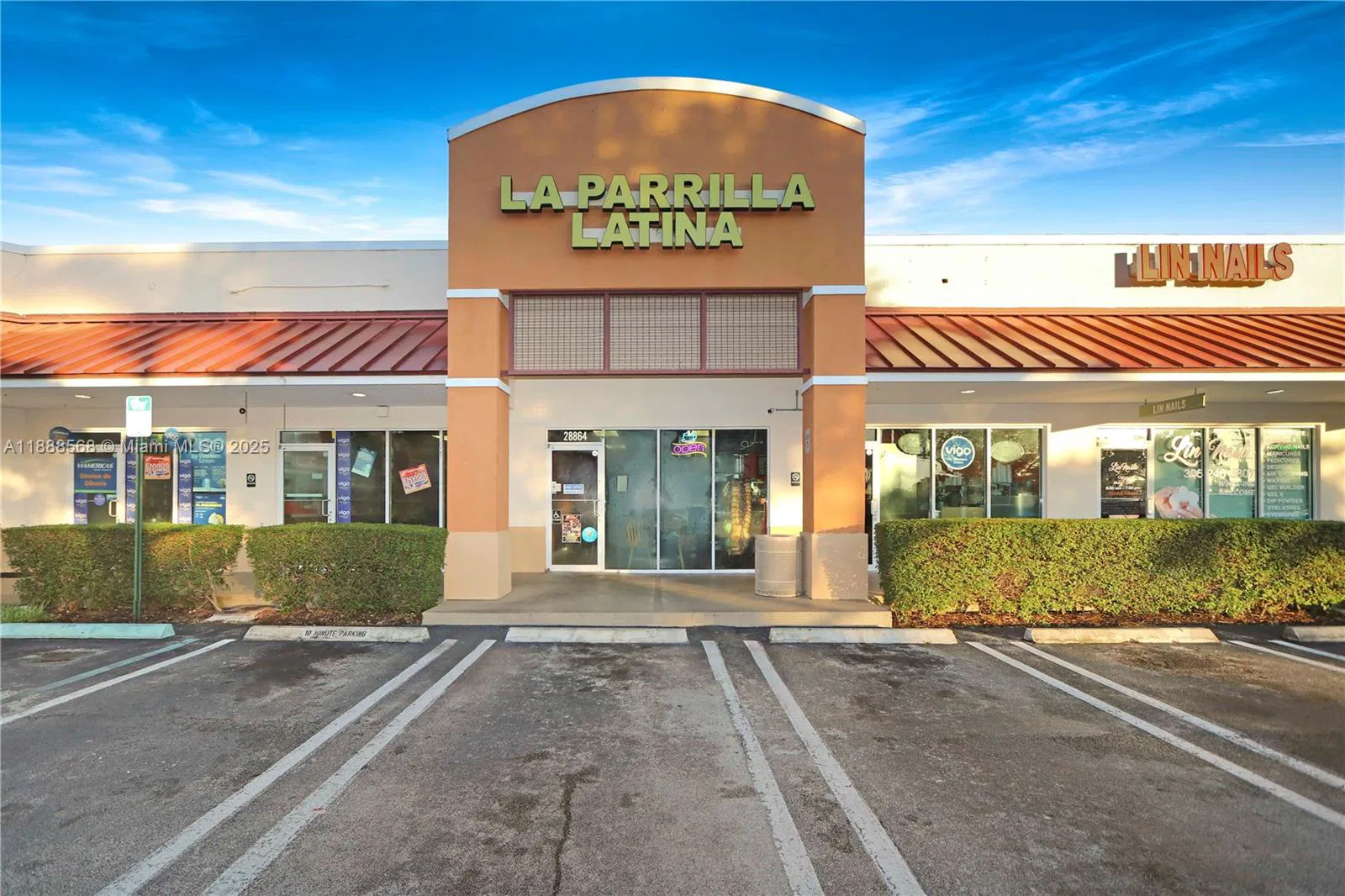 Iconic Colombian Restaurant with a Prime Location