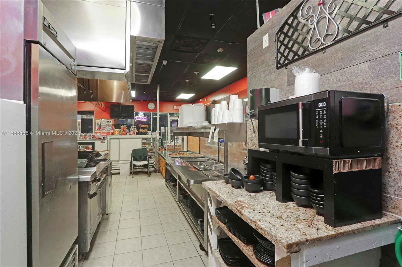 Iconic Colombian Restaurant with a Prime Location