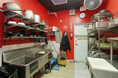 Iconic Colombian Restaurant with a Prime Location