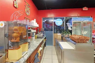 Iconic Colombian Restaurant with a Prime Location