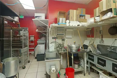 Iconic Colombian Restaurant with a Prime Location