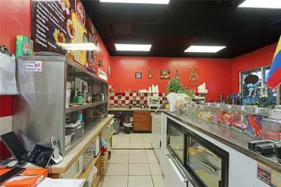 Iconic Colombian Restaurant with a Prime Location