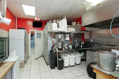 Iconic Colombian Restaurant with a Prime Location