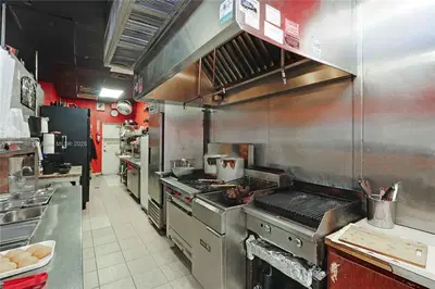 Iconic Colombian Restaurant with a Prime Location