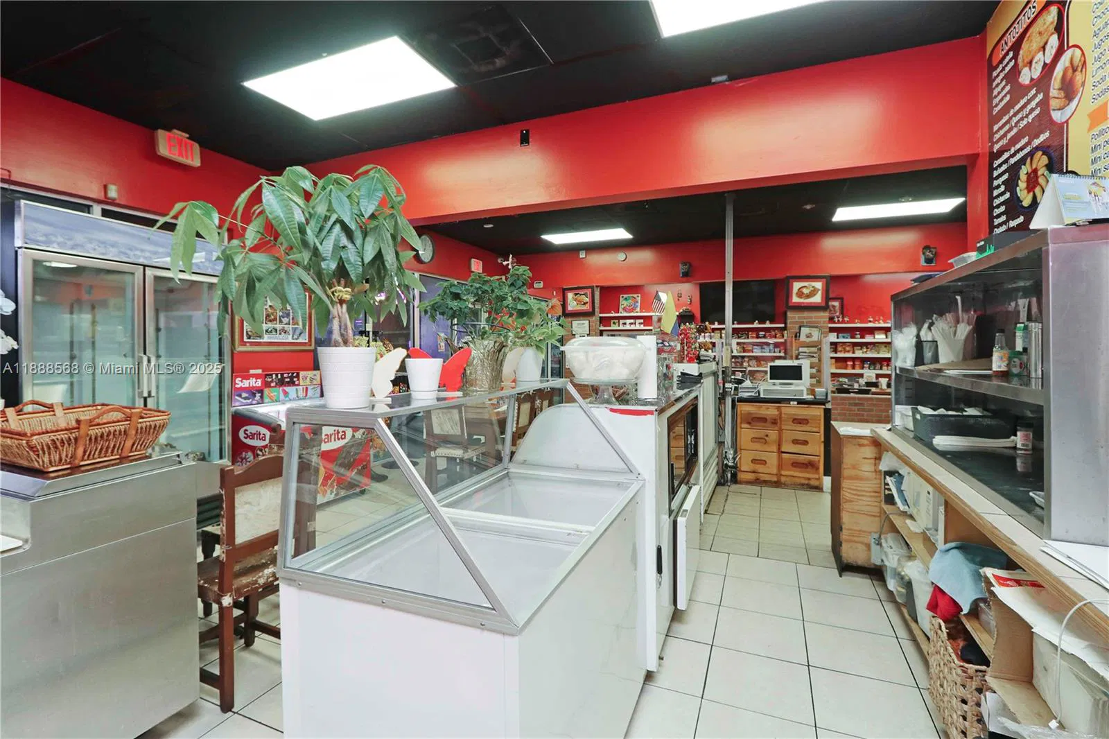 Iconic Colombian Restaurant with a Prime Location