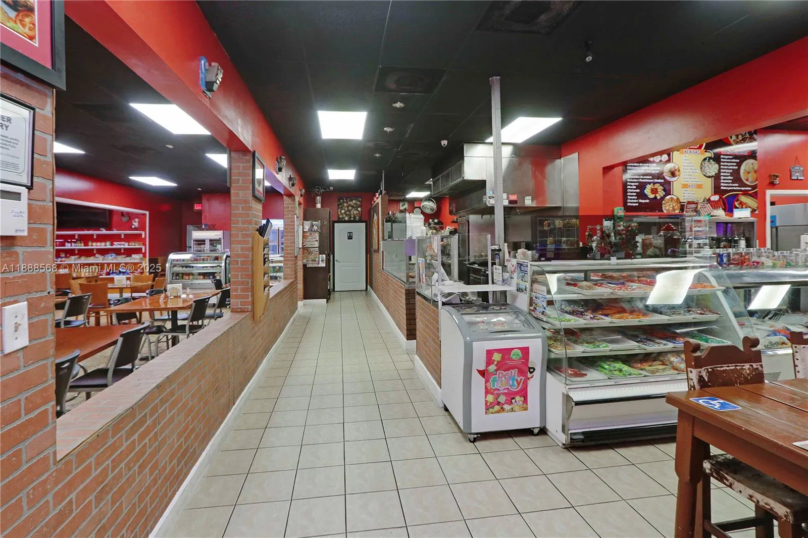 Iconic Colombian Restaurant with a Prime Location