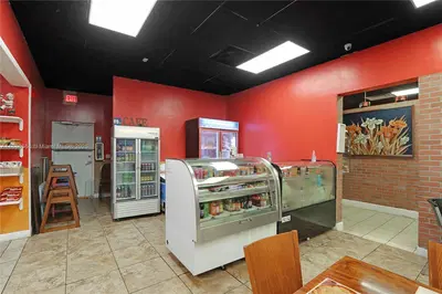 Iconic Colombian Restaurant with a Prime Location