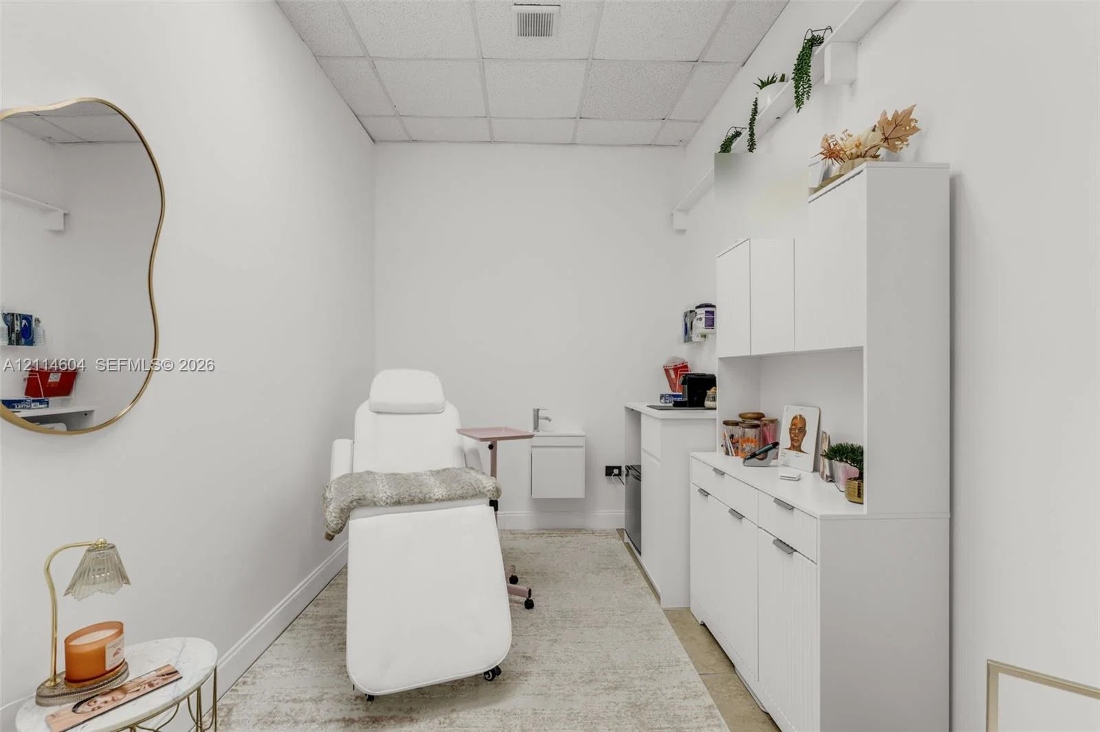 Complete Nail Salon Equipment Package with Rented Suites