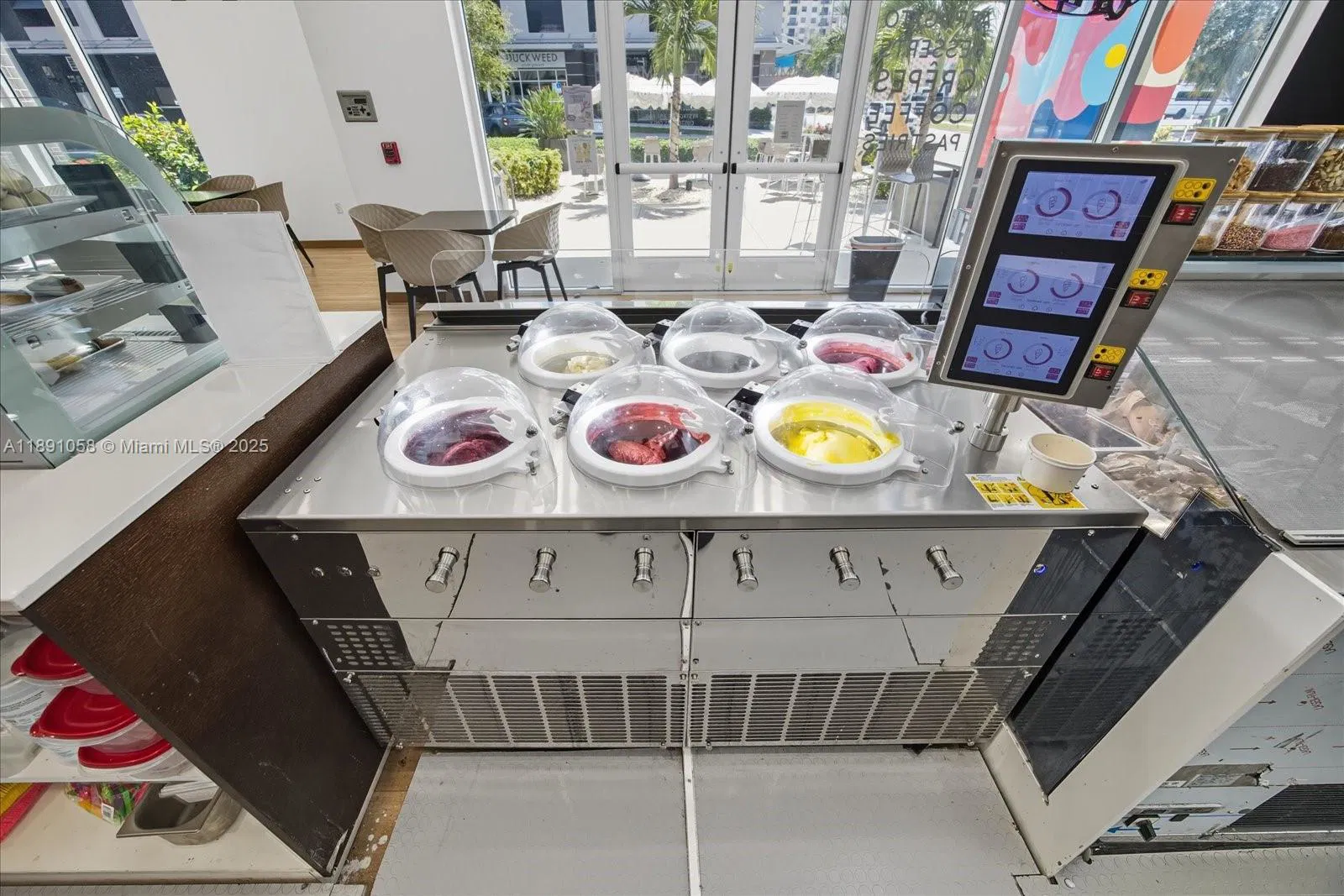 Thriving Gelato Shop with Prime Cultural Attraction Proximity