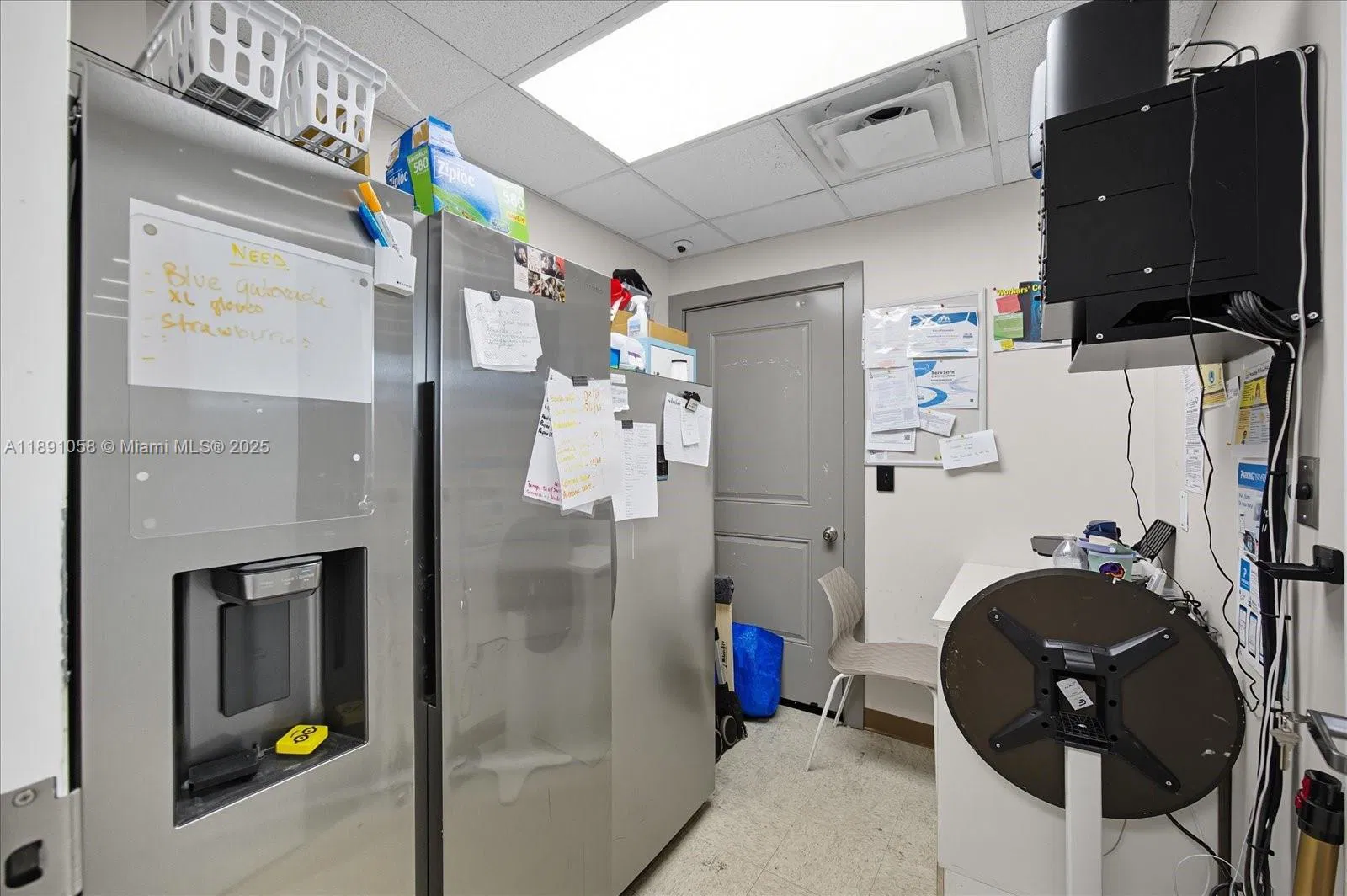 Thriving Gelato Shop with Prime Cultural Attraction Proximity