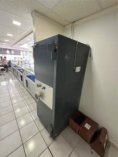 Niche Jewelry Store with Rare Pawn License