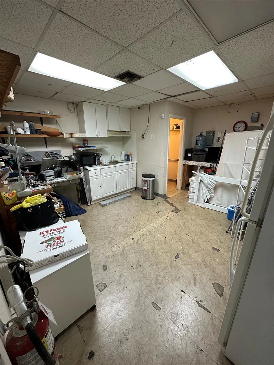 Niche Jewelry Store with Rare Pawn License