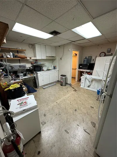 Niche Jewelry Store with Rare Pawn License