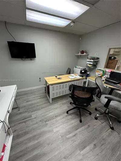 Niche Jewelry Store with Rare Pawn License