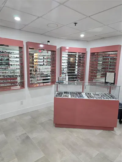 Established Optical Shop with Flexible Lease Terms