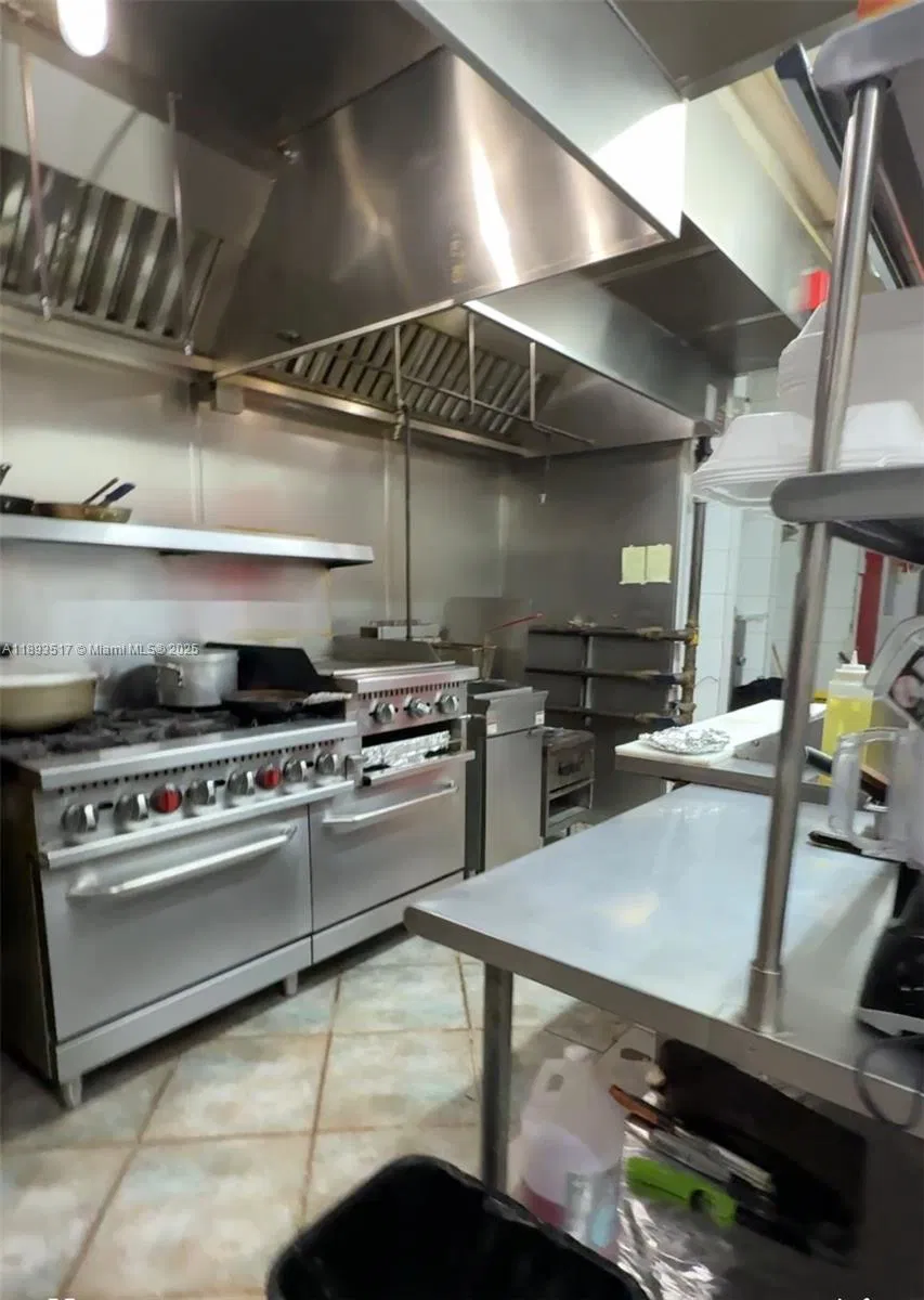 Profitable Colombian Restaurant with Loyal Customer Base