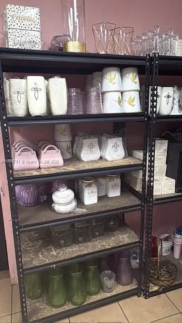 Established Flower Shop with Strong Community Presence