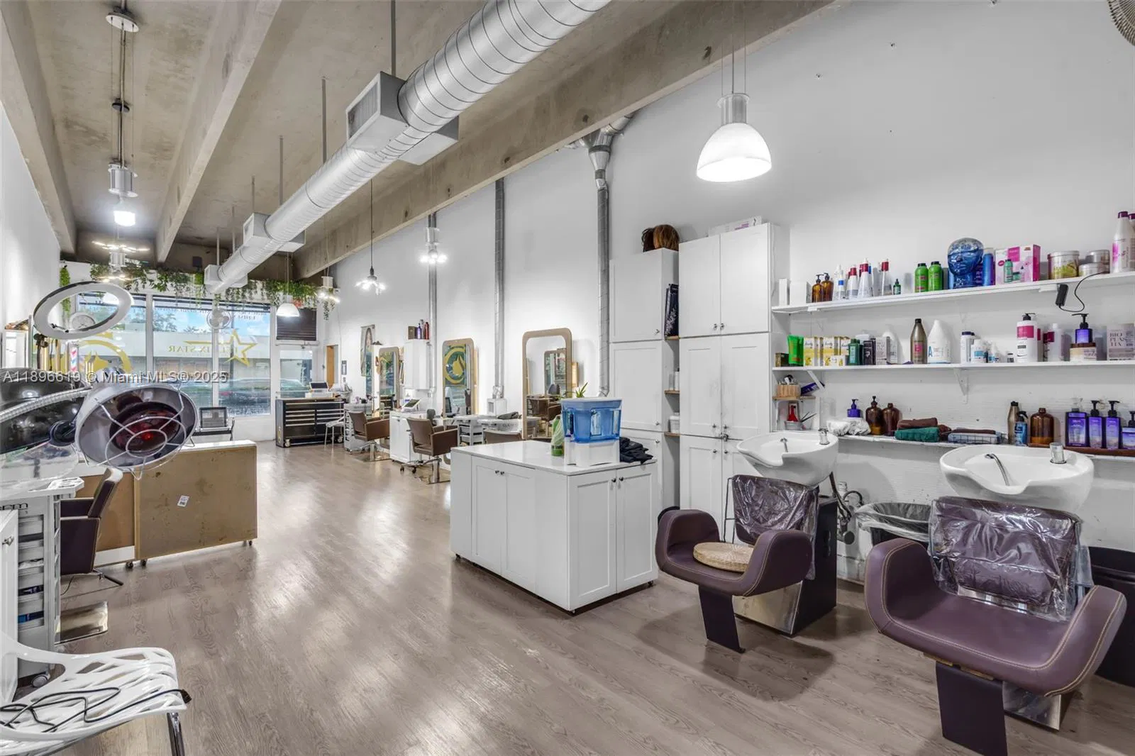 Established Hair Salon with Loyal Client Base