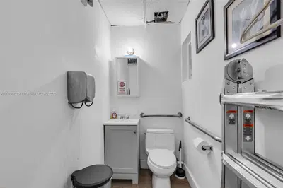 Established Hair Salon with Loyal Client Base