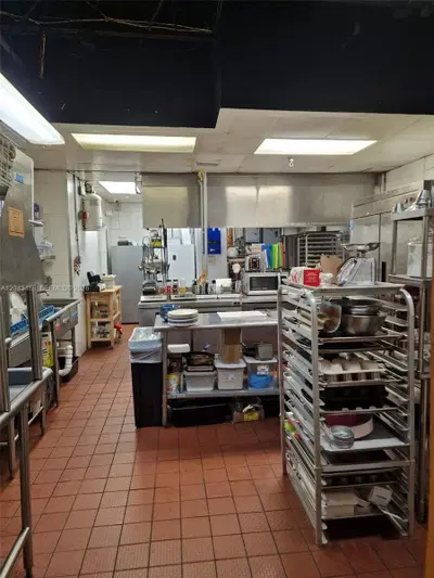 Turnkey Bakery Cafe with Loyal Customer Base