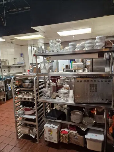 Turnkey Bakery Cafe with Loyal Customer Base