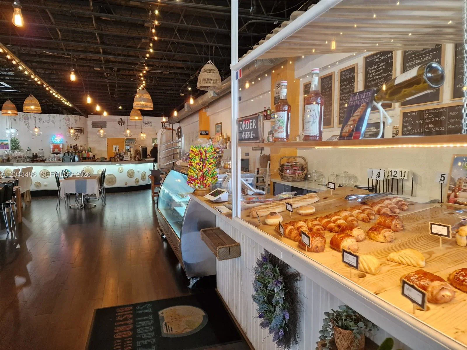 Turnkey Bakery Cafe with Loyal Customer Base