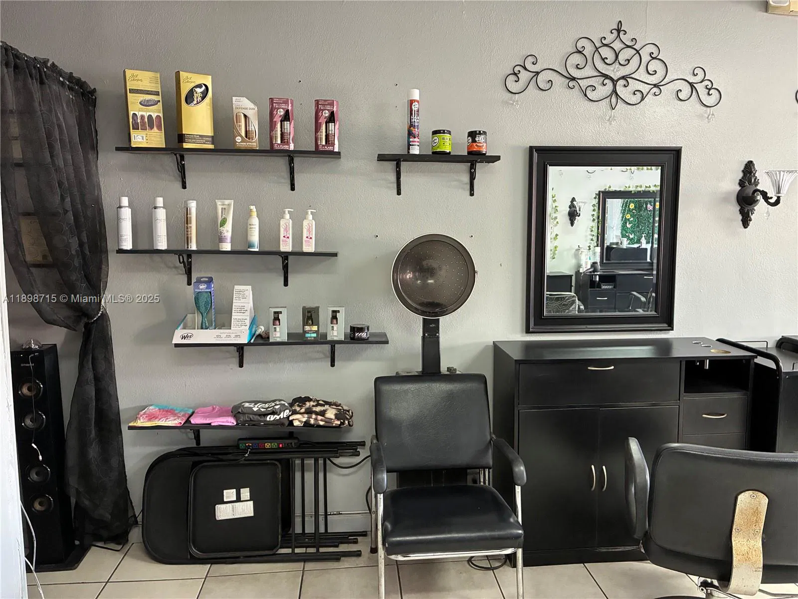 Turnkey Hair Salon in a Landmark Downtown Location