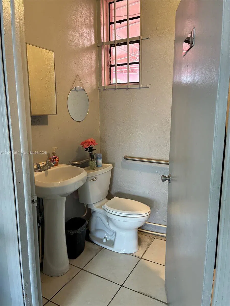 Turnkey Hair Salon in a Landmark Downtown Location