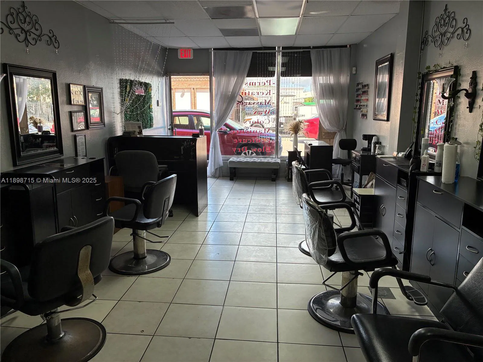 Turnkey Hair Salon in a Landmark Downtown Location