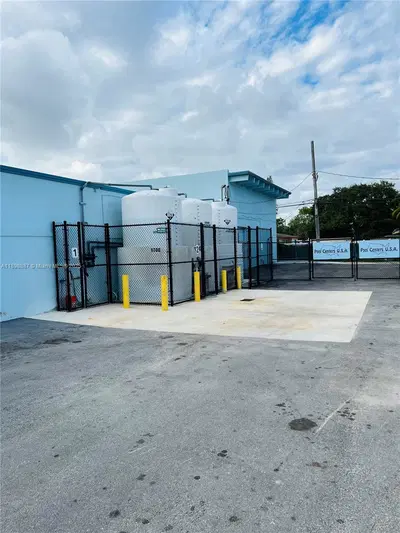 Established Pool Service and Repair with Recurring Clientele